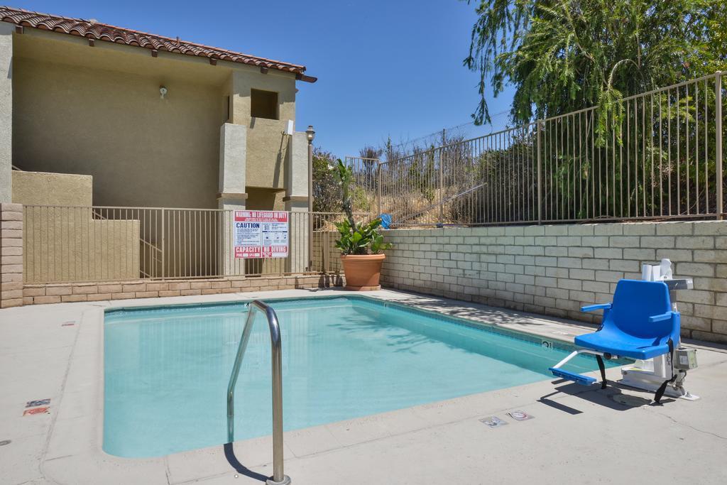 Quality Inn Lake Elsinore I-15 Eksteriør billede