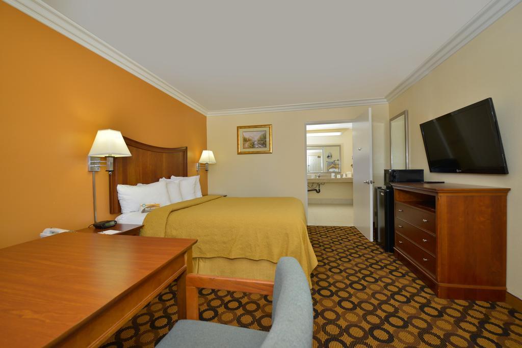 Quality Inn Lake Elsinore I-15 Eksteriør billede