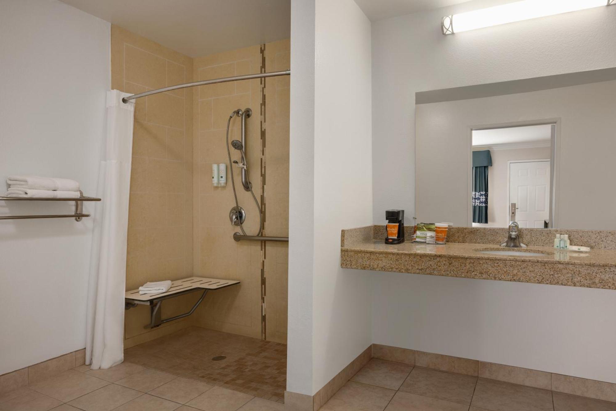 Quality Inn Lake Elsinore I-15 Eksteriør billede