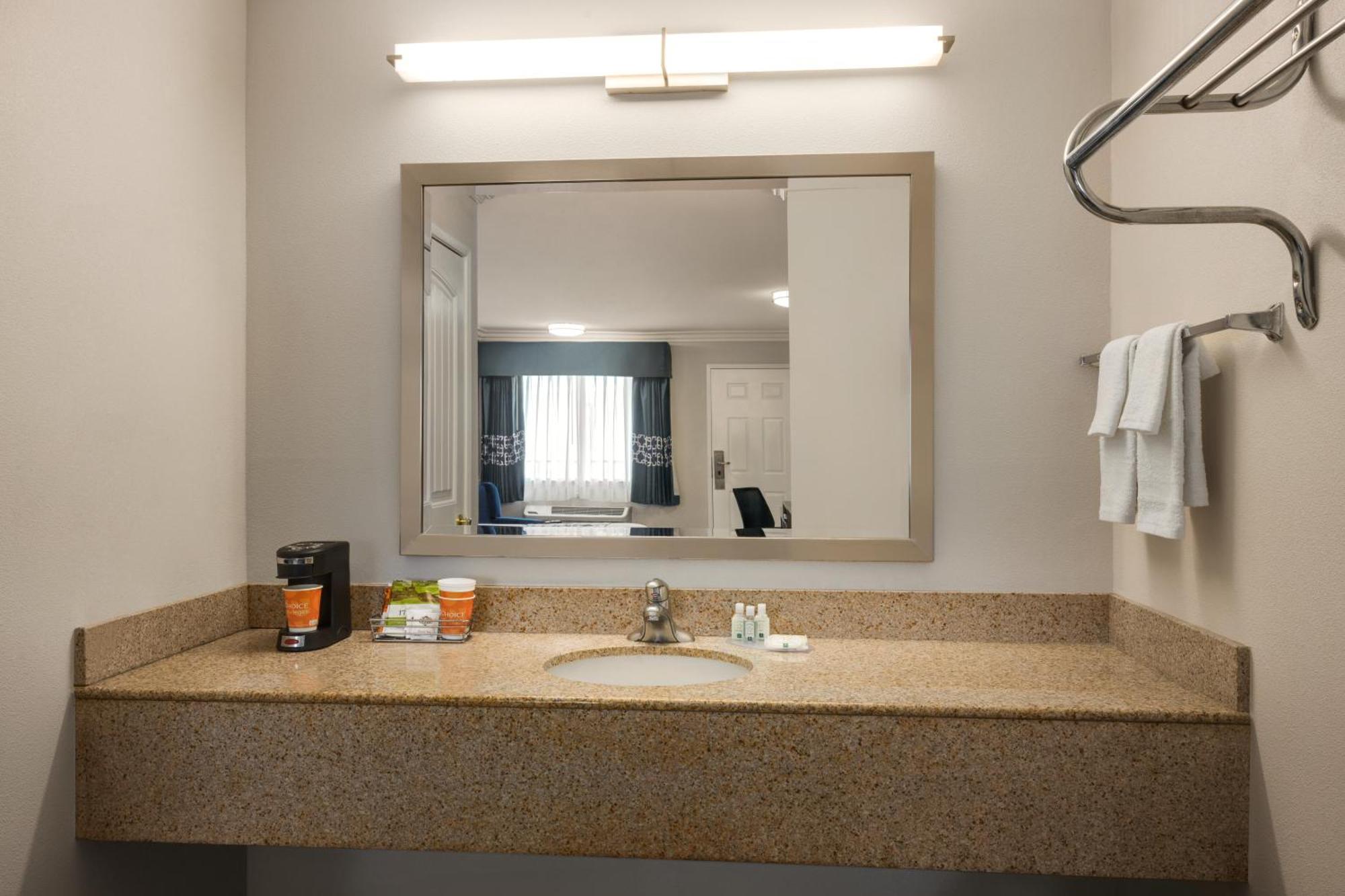 Quality Inn Lake Elsinore I-15 Eksteriør billede