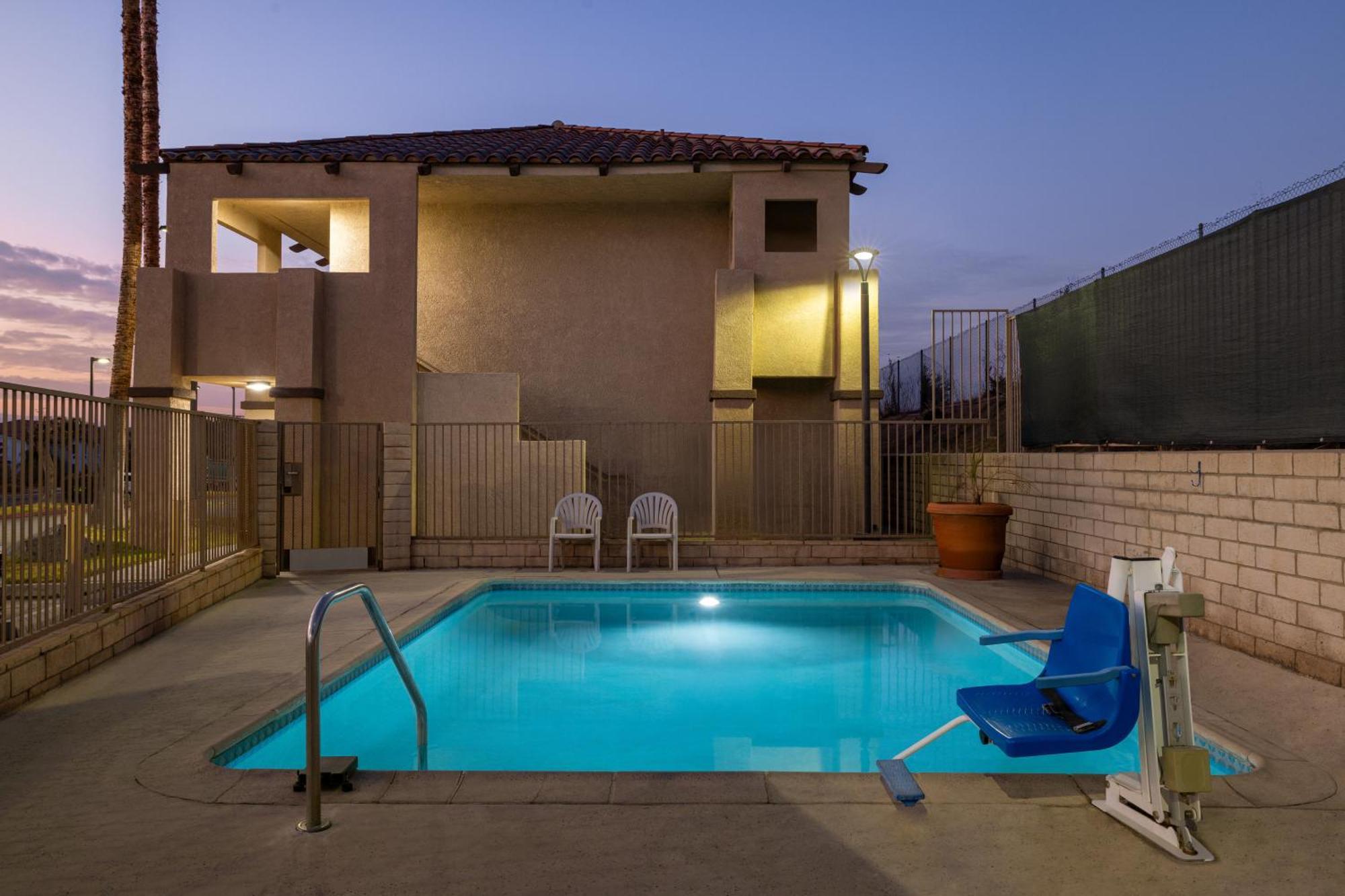 Quality Inn Lake Elsinore I-15 Eksteriør billede