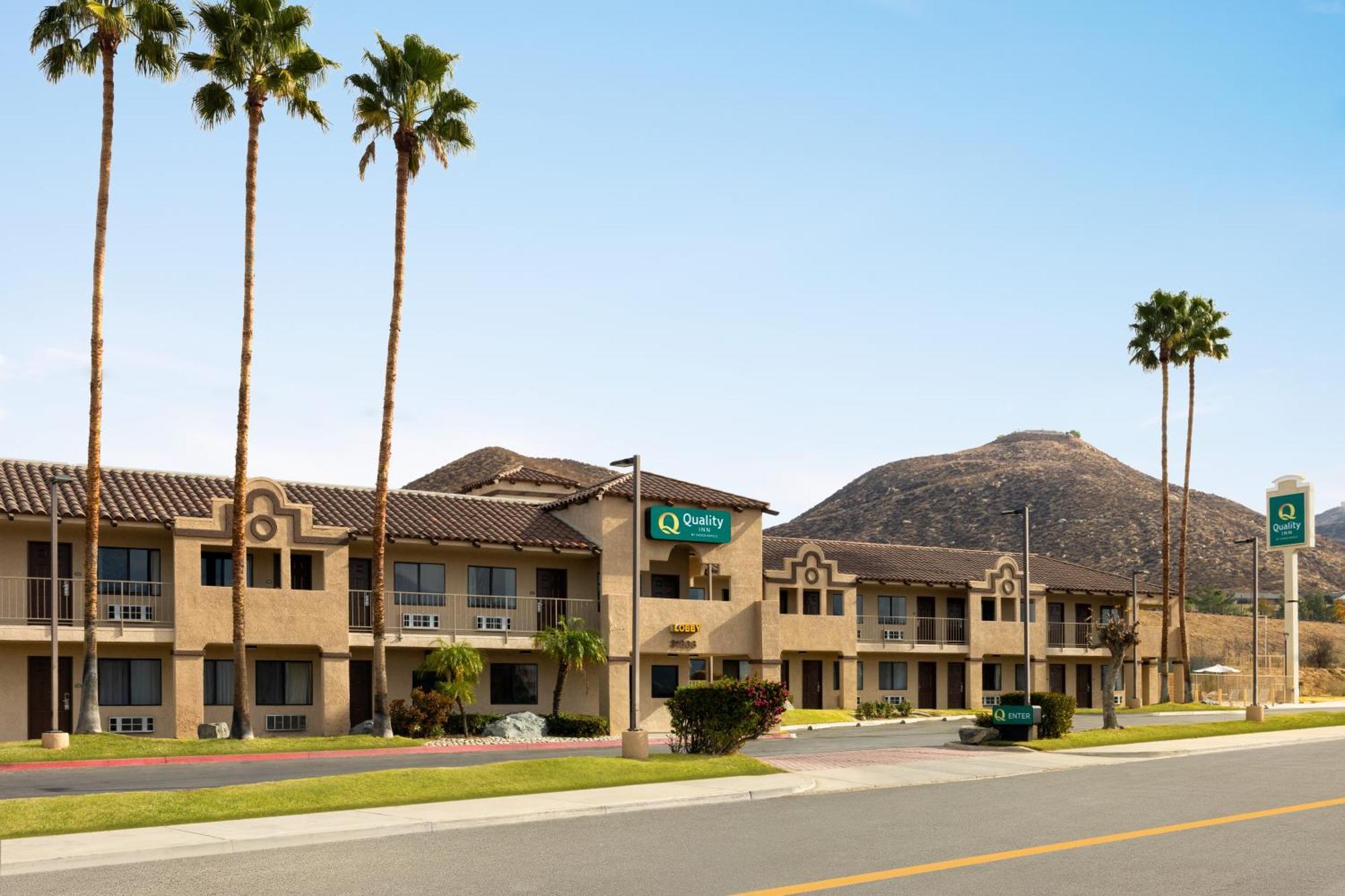 Quality Inn Lake Elsinore I-15 Eksteriør billede