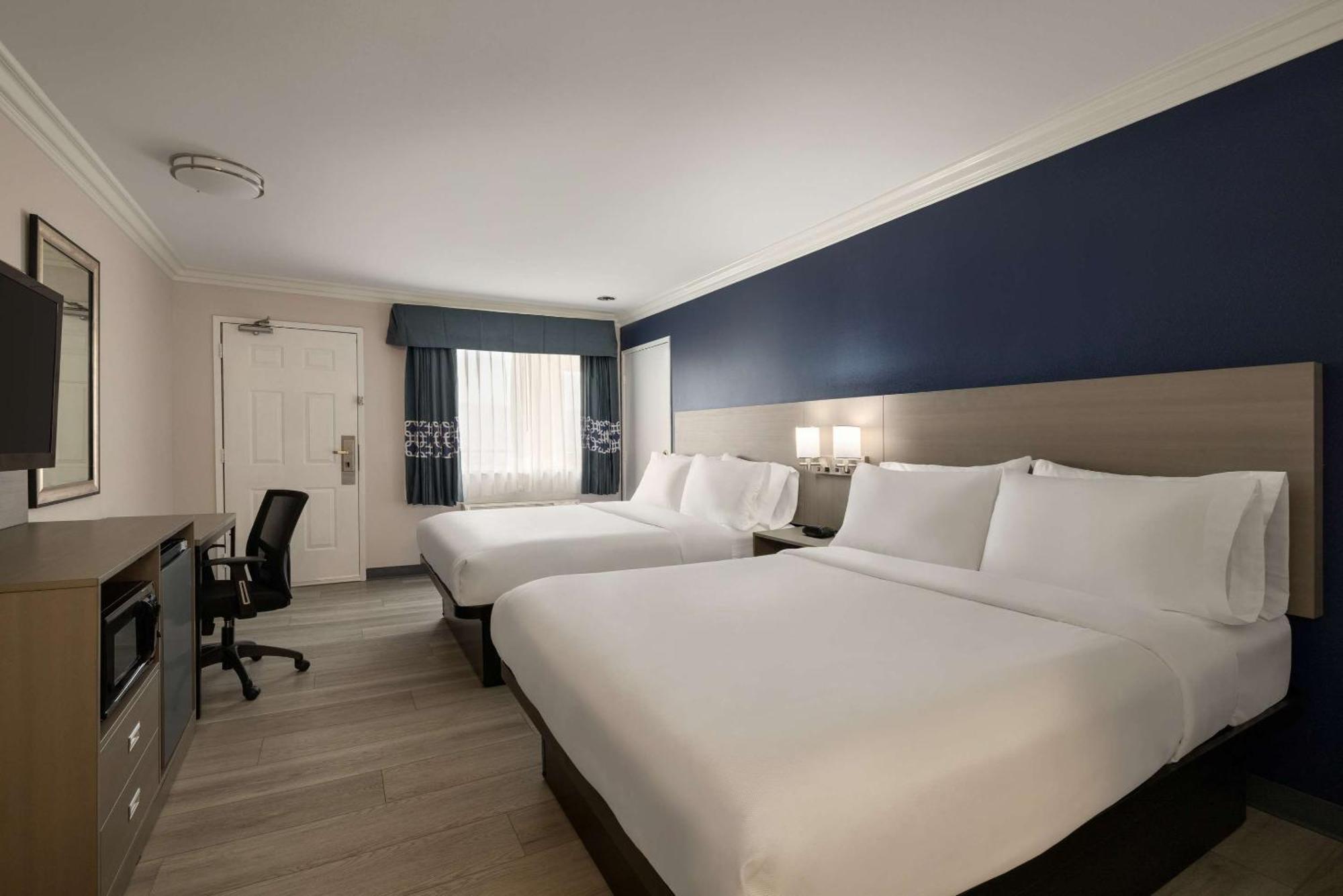 Quality Inn Lake Elsinore I-15 Eksteriør billede