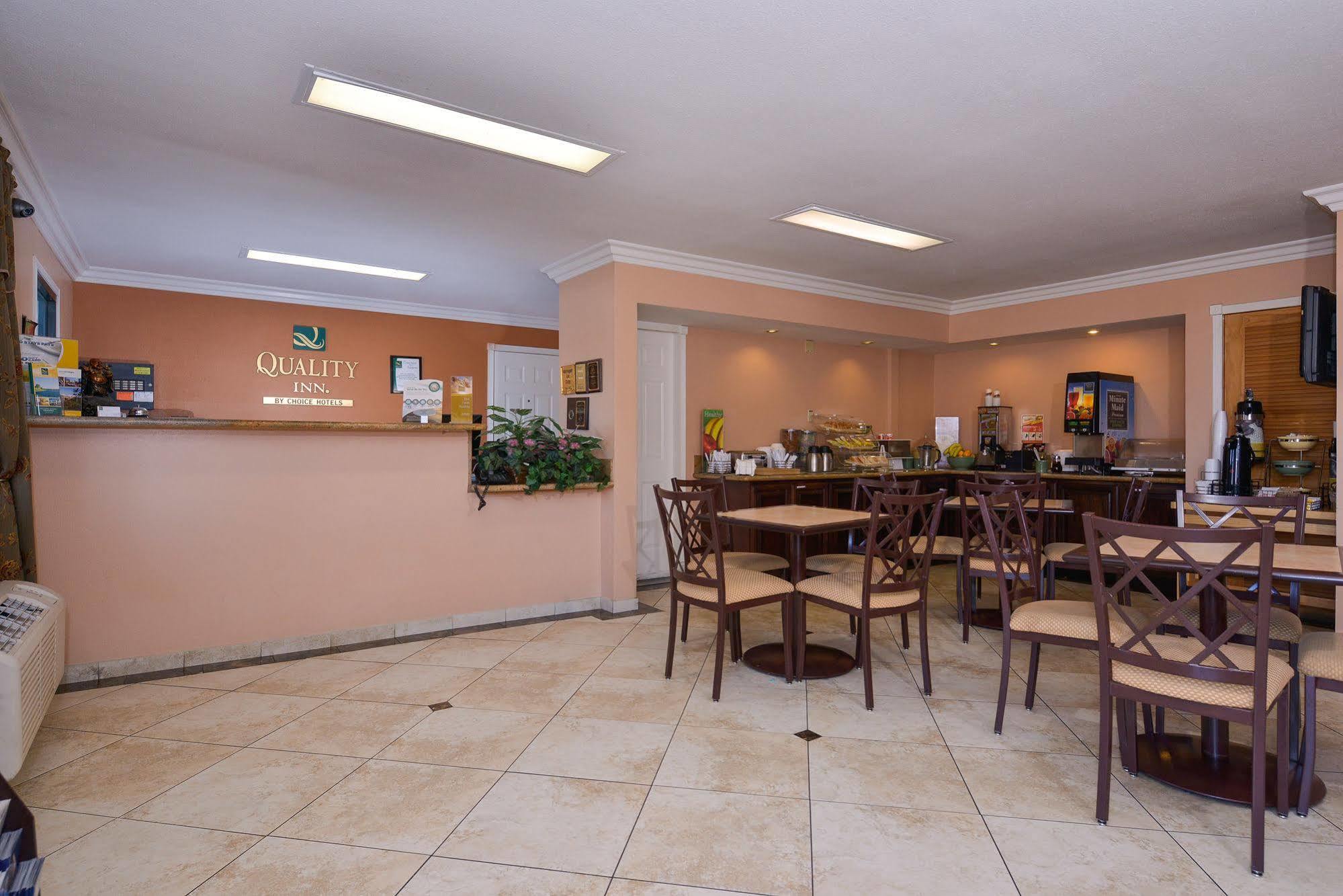 Quality Inn Lake Elsinore I-15 Eksteriør billede